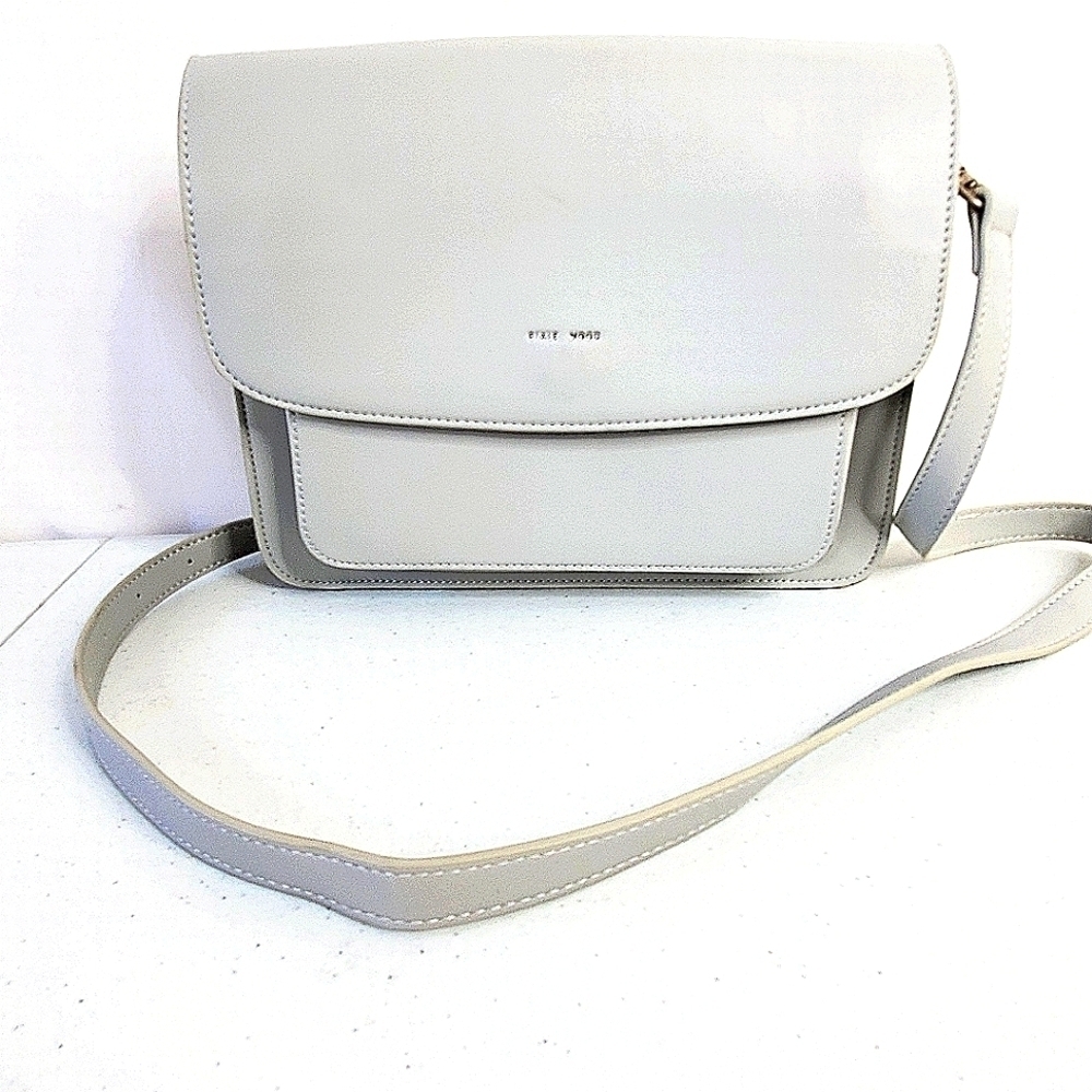 Pixie Mood Zoe Crossbody Bag Adjustable Strap Cloud Gray Vegan Leather‎ Coastal